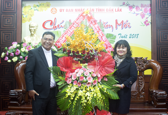 Các cơ sở tôn giáo thăm và chúc Tết UBND tỉnh