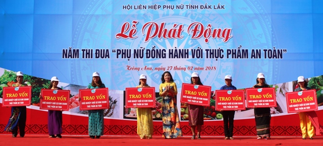 Lễ phát động năm thi đua “Phụ nữ đồng hành với thực phẩm an toàn”