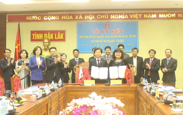 UBND tỉnh ký kết Bản ghi nhớ hợp tác về giáo dục - đào tạo với Sở Giáo dục tỉnh Jeollabuk (Hàn Quốc)