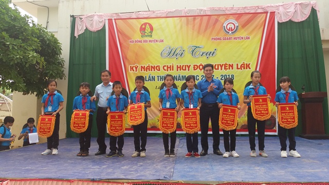 Huyện Lắk sôi nổi hội trại kỹ năng Chỉ huy Đội lần thứ I năm học 2017 - 2018