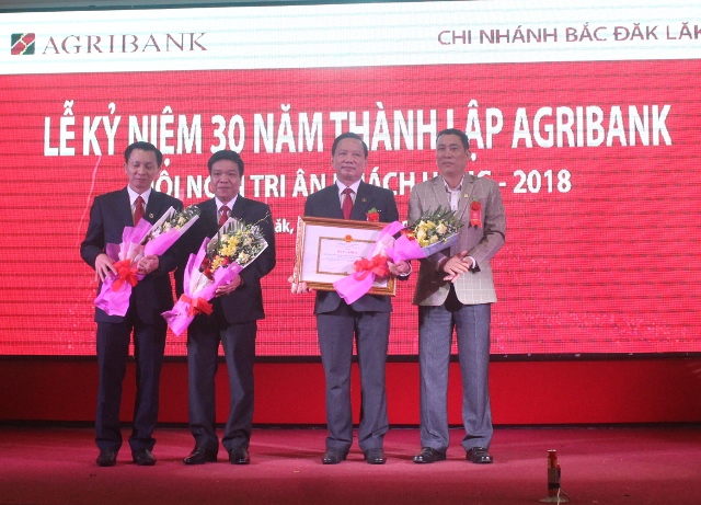 Agribank Bắc Đắk Lắk kỷ niệm 30 năm thành lập Agribank