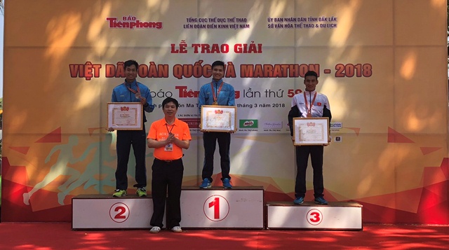 Agribank đồng hành cùng “Việt dã toàn quốc và Marathon – Giải Báo Tiền phong”.