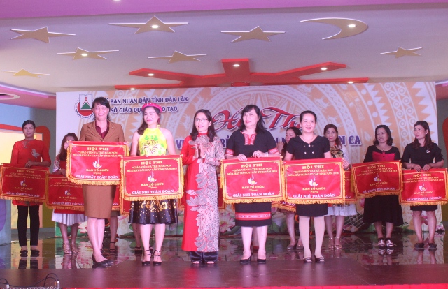 Phòng Giáo dục và Đào tạo huyện Cư M’gar giành giải Nhất Hội thi “Giáo viên và trẻ mầm non múa hát dân ca cấp tỉnh năm 2018”