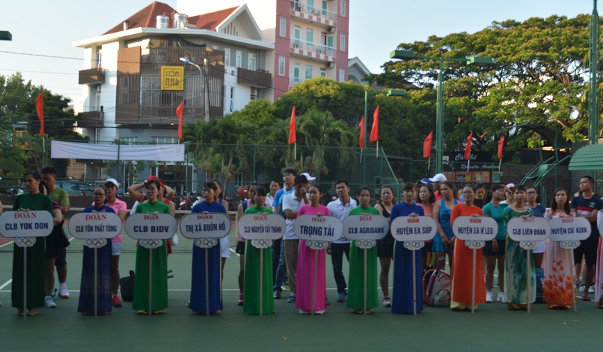 Gần 300 VĐV tranh tài tại giải vô địch Quần vợt tỉnh năm 2018.