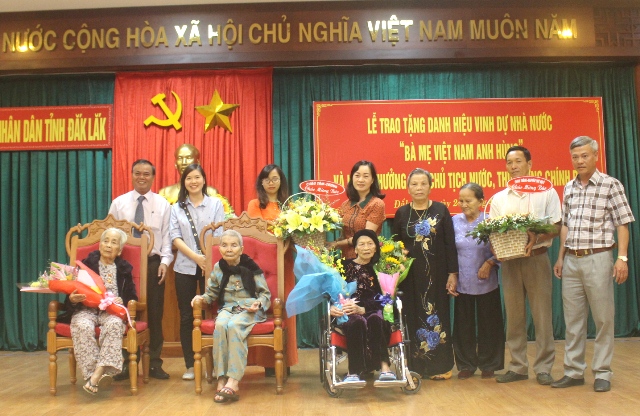 Lễ trao tặng danh hiệu “Bà mẹ Việt Nam Anh hùng” và khen thưởng của Chủ tịch nước, Thủ tướng Chính phủ