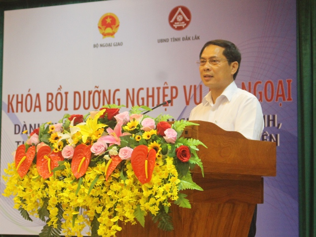 Bồi dưỡng nghiệp vụ đối ngoại dành cho công chức, viên chức các tỉnh, thành phố khu vực miền Trung, Tây Nguyên