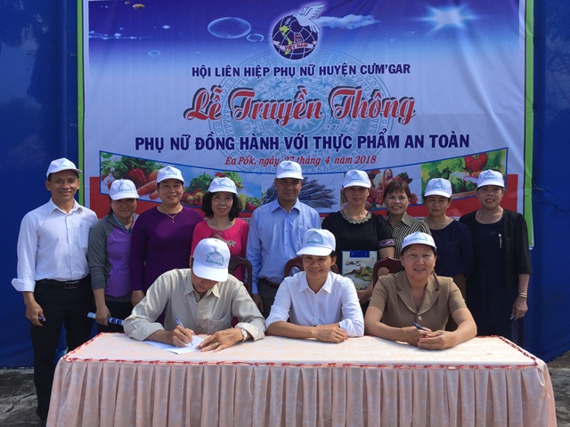 Lễ truyền thông “Phụ nữ đồng hành với thực phẩm an toàn” năm 2018