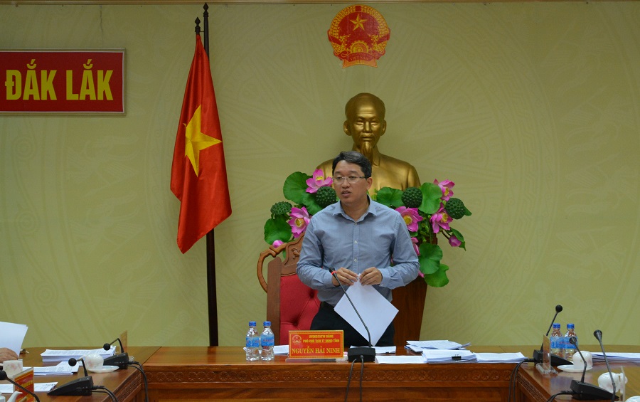 Họp thành viên UBND tỉnh thông qua các nội dung trình Kỳ họp thứ 6, HĐND tỉnh khóa IX