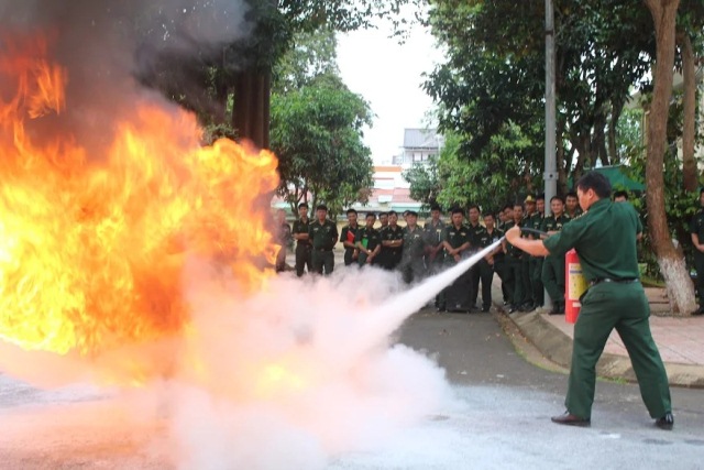 Tập huấn và thực hành phương án chữa cháy và cứu nạn, cứu hộ tại Bộ Chỉ huy Bộ đội Biên phòng Đắk Lắk