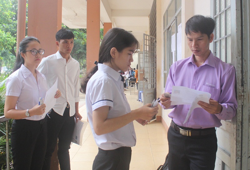 Kỳ thi THPT Quốc gia năm 2018: Toàn tỉnh có 21.332 thí sinh dự thi môn Ngữ Văn, đạt tỉ lệ 99,46%.