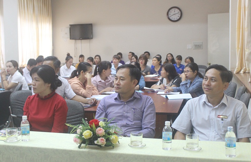 Tập huấn bảo quản hiện vật chất liệu giấy