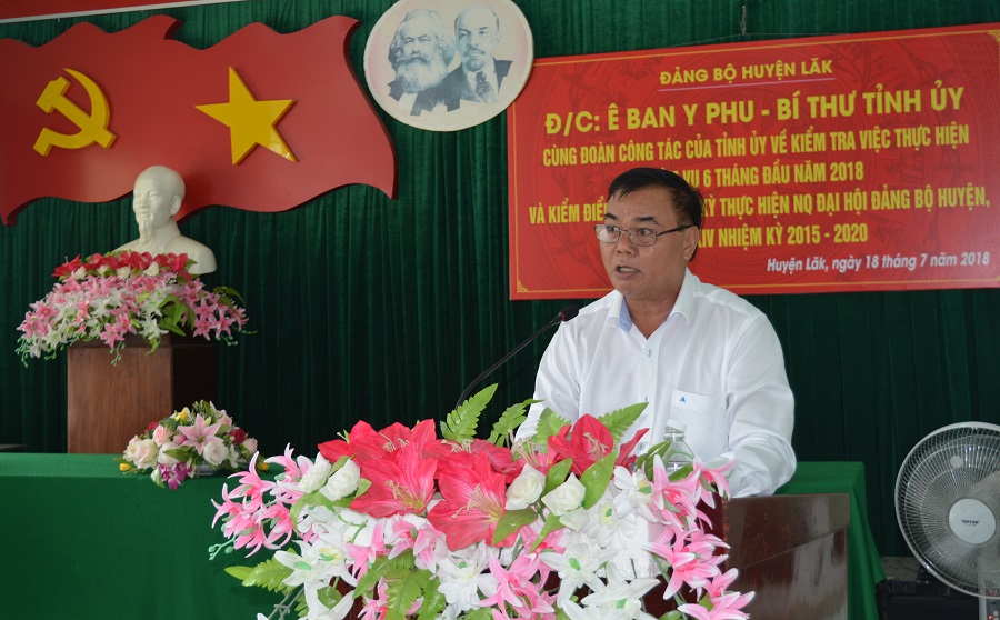 Huyện Lắk kiến nghị tỉnh đầu tư kinh phí để cải tạo cảnh quan hồ Lắk phục vụ phát triển du lịch.