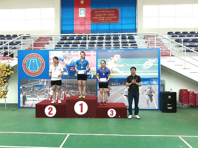 Trường Trung cấp Luật Buôn Ma Thuột tổ chức giải cầu lông mở rộng