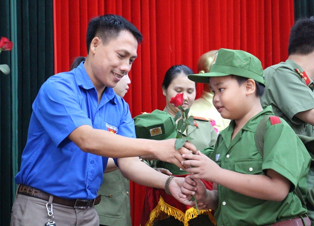 Lễ xuất quân chương trình “Học làm chiến sỹ công an” năm 2018