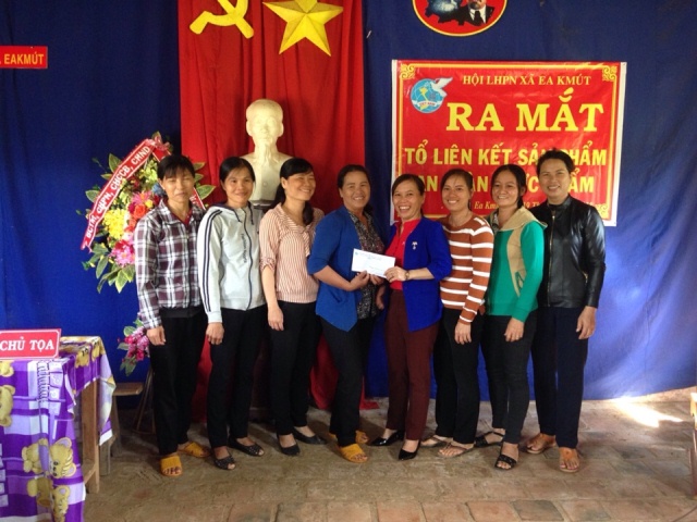 Hội Liên hiệp Phụ nữ xã Ea Kmút, huyện Ea Kar ra mắt Tổ liên kết sản phẩm an toàn thực phẩm