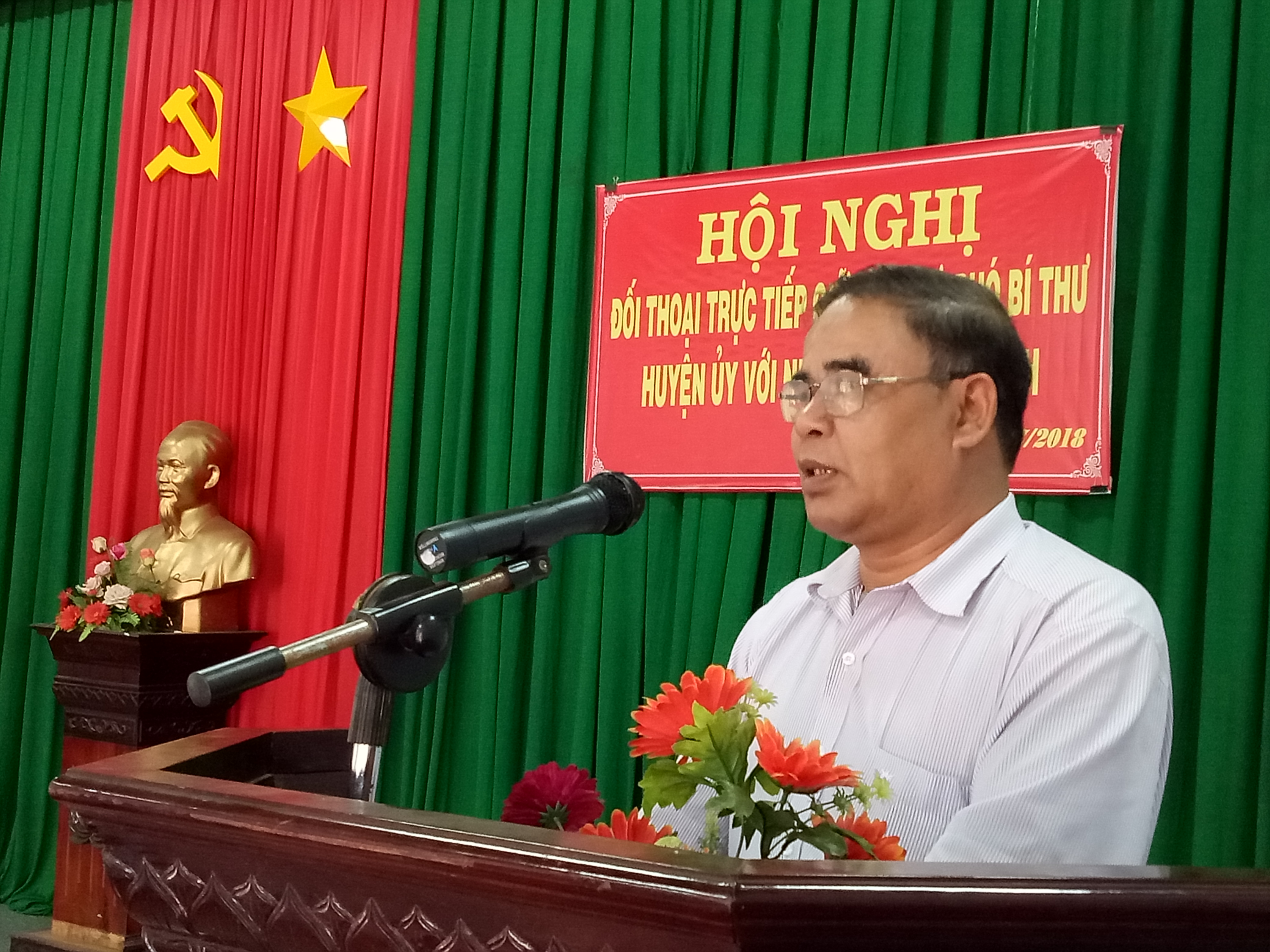 Cư M'gar: Đối thoại trực tiếp giữa đồng chí Bí thư Huyện ủy, Phó Bí thư Huyện ủy với nhân dân xã Ea Kuêh