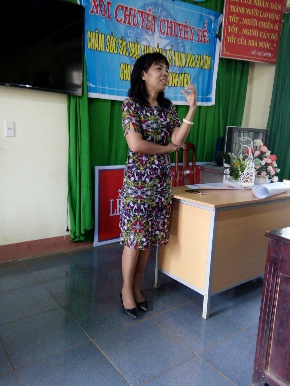 Nói chuyện chuyên đề chăm sóc sức khoẻ sinh sản cho phụ nữ và trẻ vị thành niên tại xã Ea Pốk, huyện Cư M’gar