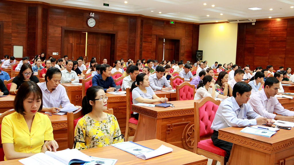 Hơn 100 cán bộ văn phòng tham dự tập huấn kỹ năng ứng xử và văn hóa công sở