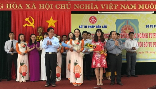 Sở Tư pháp Đắk Lắk kỷ niệm 73 năm Ngày truyền thống Ngành Tư pháp Việt Nam và giao lưu với Sở Tư pháp Đắk Nông