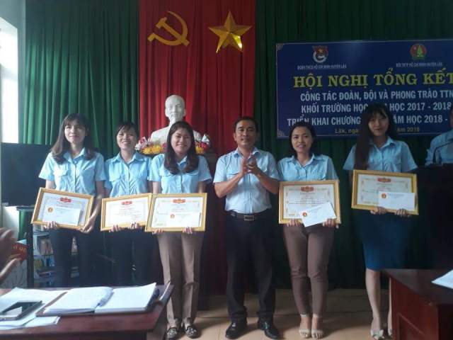 Huyện Lắk tổng kết công tác Đoàn, Đội và phong trào thanh thiếu nhi khối trường học, năm học 2017 - 2018