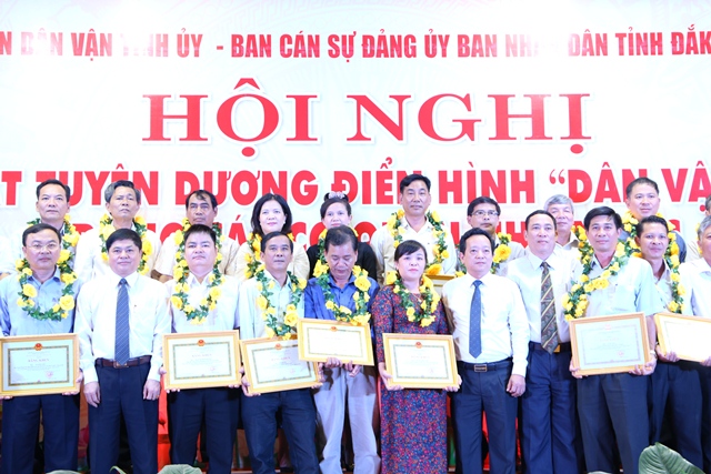 Tuyên dương 127 điển hình tiên tiến “Dân vận khéo” trong các cơ quan nhà nước