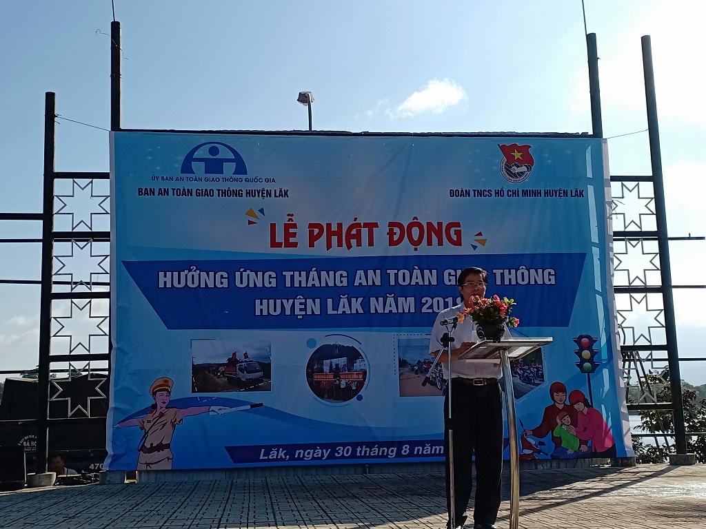Huyện Lắk sôi nổi Lễ phát động hưởng ứng Tháng an toàn giao thông năm 2018