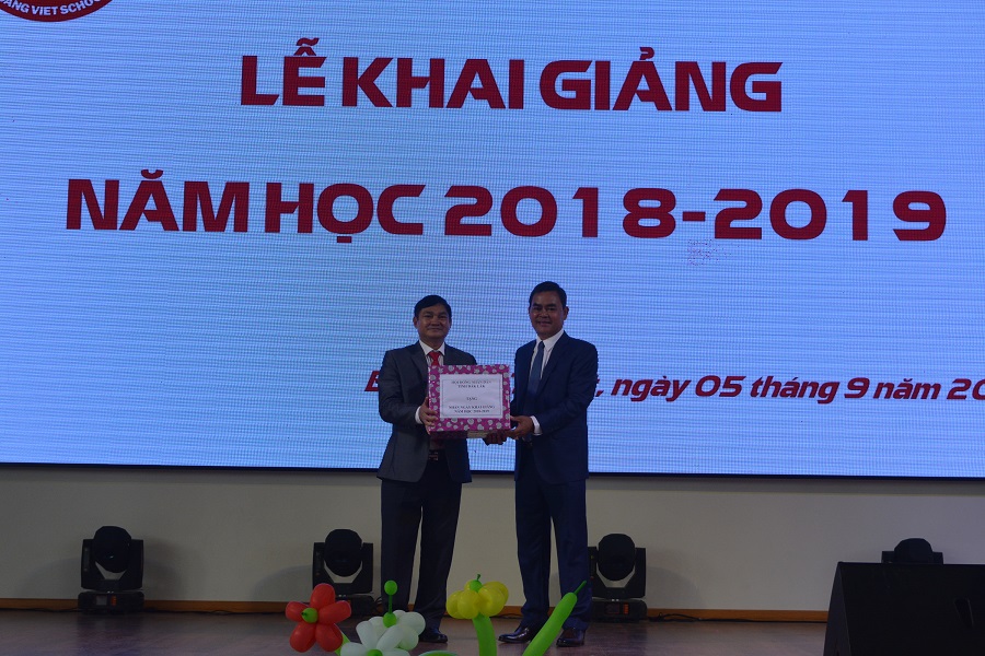 Trường Tiểu học, THCS và THPT Hoàng Việt khai giảng năm học 2018 – 2019