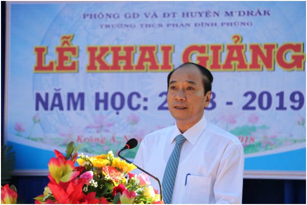 Chủ tịch UBND tỉnh Phạm Ngọc Nghị dự Lễ khai giảng tại xã Krông Á, huyện M’ Đrắk