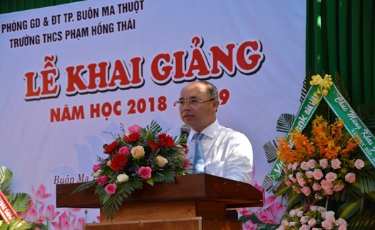 Chủ tịch UBND thành phố Buôn Ma Thuột dự Lễ khai giảng năm học 2018 – 2019 tại trường THCS Phạm Hồng Thái