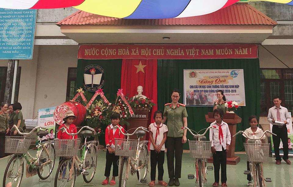 Hội LHPN huyện Krông Pắc: nhiều hoạt động tiếp sức trẻ em nghèo đến trường