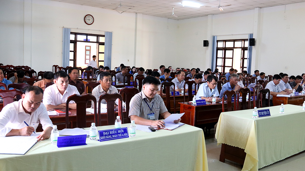 Huyện Cư Kuin: Phấn đấu hoàn thành vượt dự toán thu ngân sách năm 2018