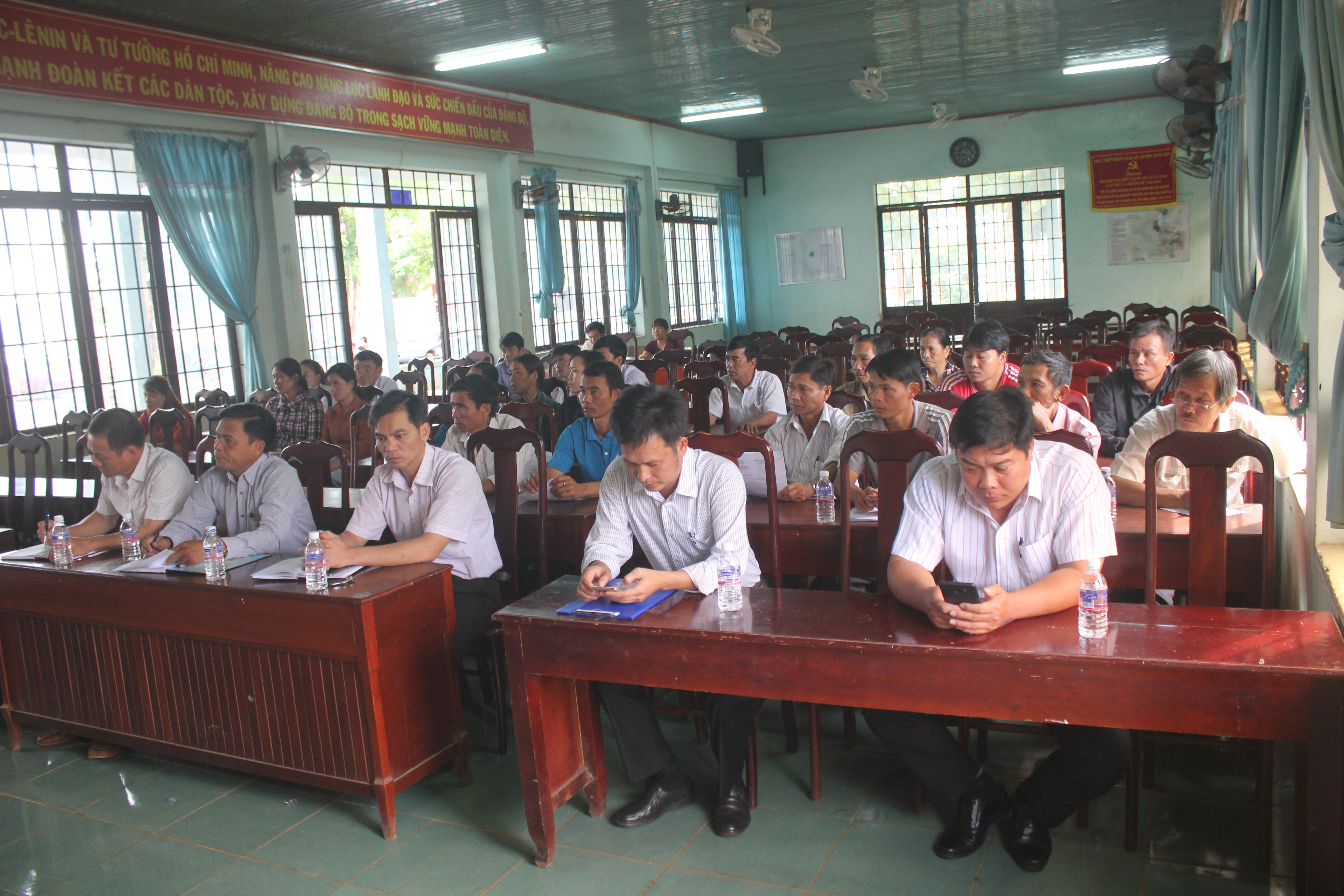 Huyện Buôn Đôn: Khai giảng lớp dạy nghề chăn nuôi trâu, bò tại xã Ea Bar