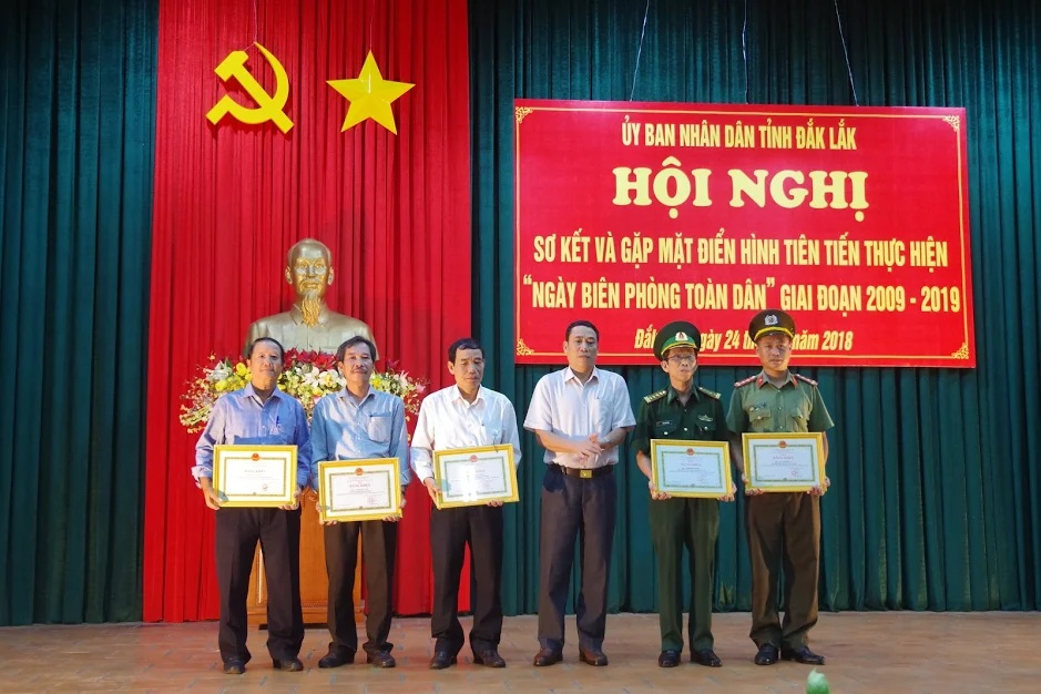 Gắn phát triển kinh tế-xã hội với củng cố Quốc phòng - An ninh trên địa bàn biên giới