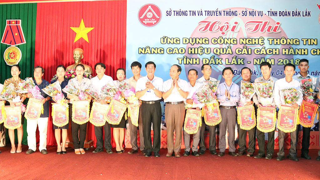 Hơn 100 thí sinh tham gia Hội thi ứng dụng công nghệ thông tin nâng cao hiệu quả cải cách hành chính tỉnh Đắk Lắk năm 2018.