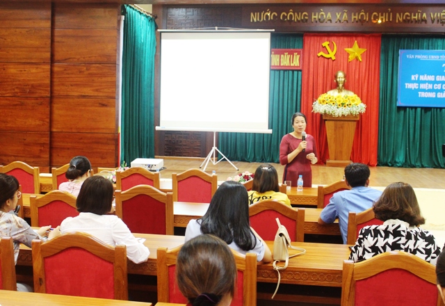 Tập huấn kỹ năng giao tiếp trong thực thi công vụ; thực hiện cơ chế một cửa, một cửa liên thông trong giải quyết thủ tục hành chính