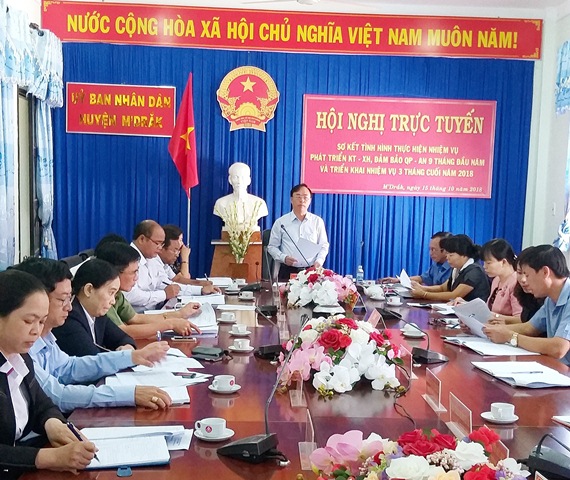 UBND huyện M'Đrắk: Hội nghị trực tuyến sơ kết công tác 9 tháng đầu năm và triển khai công tác 3 tháng cuối năm 2018