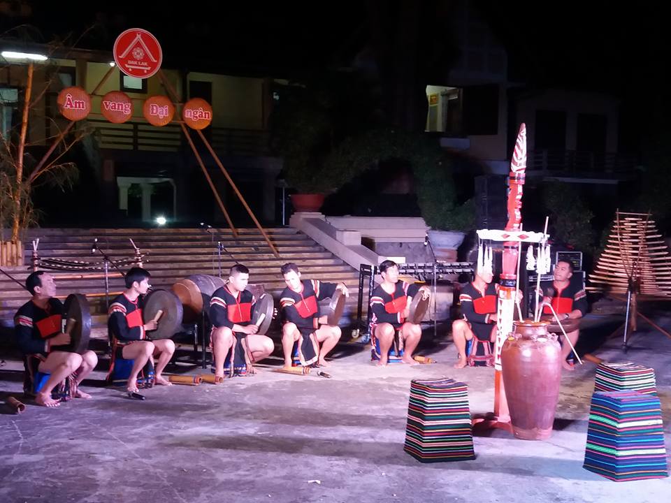 Kể từ tháng 10/2018 Chương trình biểu diễn cồng chiêng sẽ tổ chức tại Trung tâm Văn hóa tỉnh