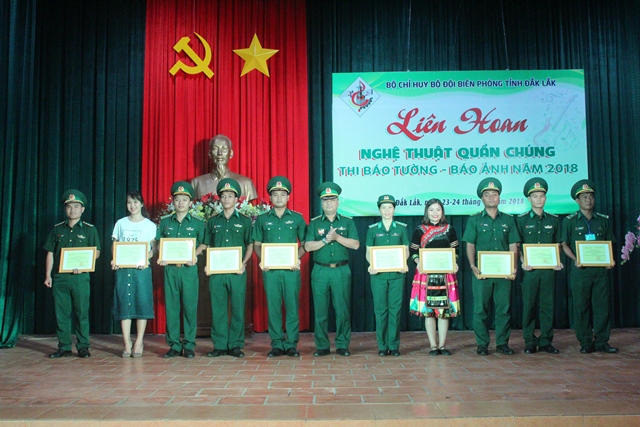 BĐBP tỉnh Đắk Lắk: Bế mạc Liên hoan nghệ thuật quần chúng, thi báo tường – báo ảnh năm 2018