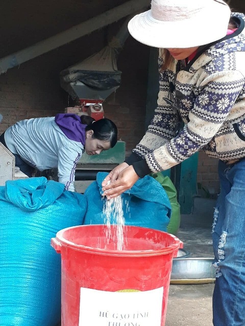 Hũ gạo tiết kiệm giúp đỡ phụ nữ nghèo ở xã Cư M’gar, huyện Cư M’gar