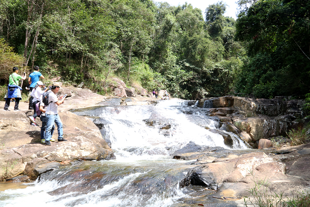 Dak Lak conducts survey on new tourist routes in Krong Nang