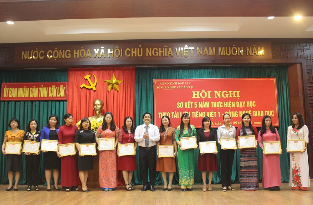 Sơ kết 5 năm thực hiện dạy học theo tài liệu Tiếng Việt 1 – Công nghệ giáo dục