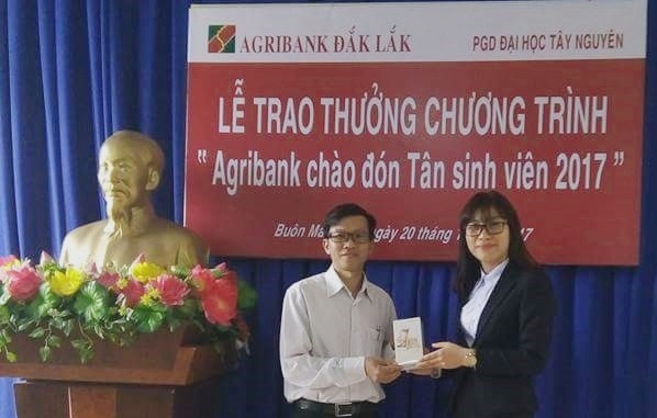 28 sinh viên Đắk Lắk trúng thưởng chương trình khuyến mại của ngân hàng Agribank