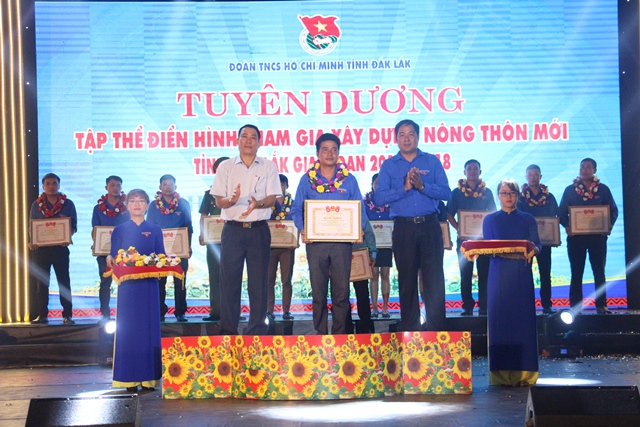 Điểm sáng trong Phong trào tuổi trẻ Đắk Lắk chung tay xây dựng Nông thôn mới