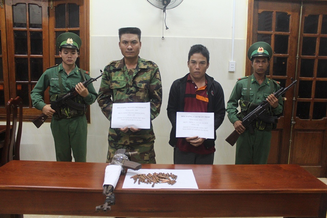 Khởi tố vụ án tàng trữ trái phép vũ khí quân dụng