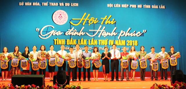 Quyết định điều chỉnh, bổ sung thay thế một số nội dung của Kế hoạch thực hiện Chiến lược quốc gia về Bình đẳng giới tỉnh Đắk Lắk giai đoạn 2016-2020