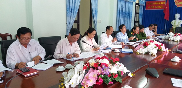 UBND huyện M’Đrắk họp thông qua dự thảo các nội dung trình Kỳ họp thứ 10, HĐND huyện khóa XI, nhiệm kỳ 2016-2021