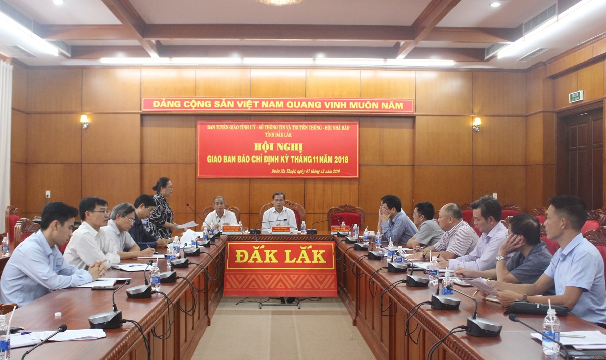 Giao ban báo chí định kỳ tháng 11/2018