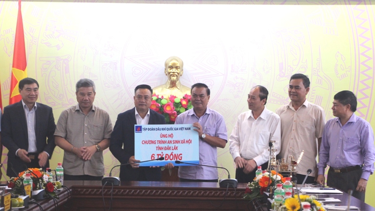 PetroVietnam works with Dak Lak Leaders