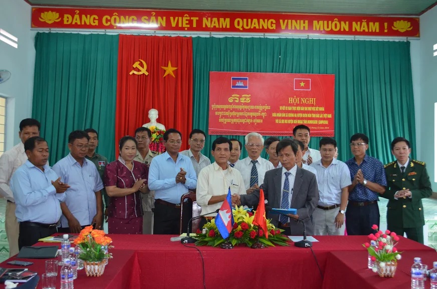 Sơ kết 2 năm thực hiện bản ghi nhớ kết nghĩa Cụm dân cư hai bên biên giới giai đoạn 2016-2018