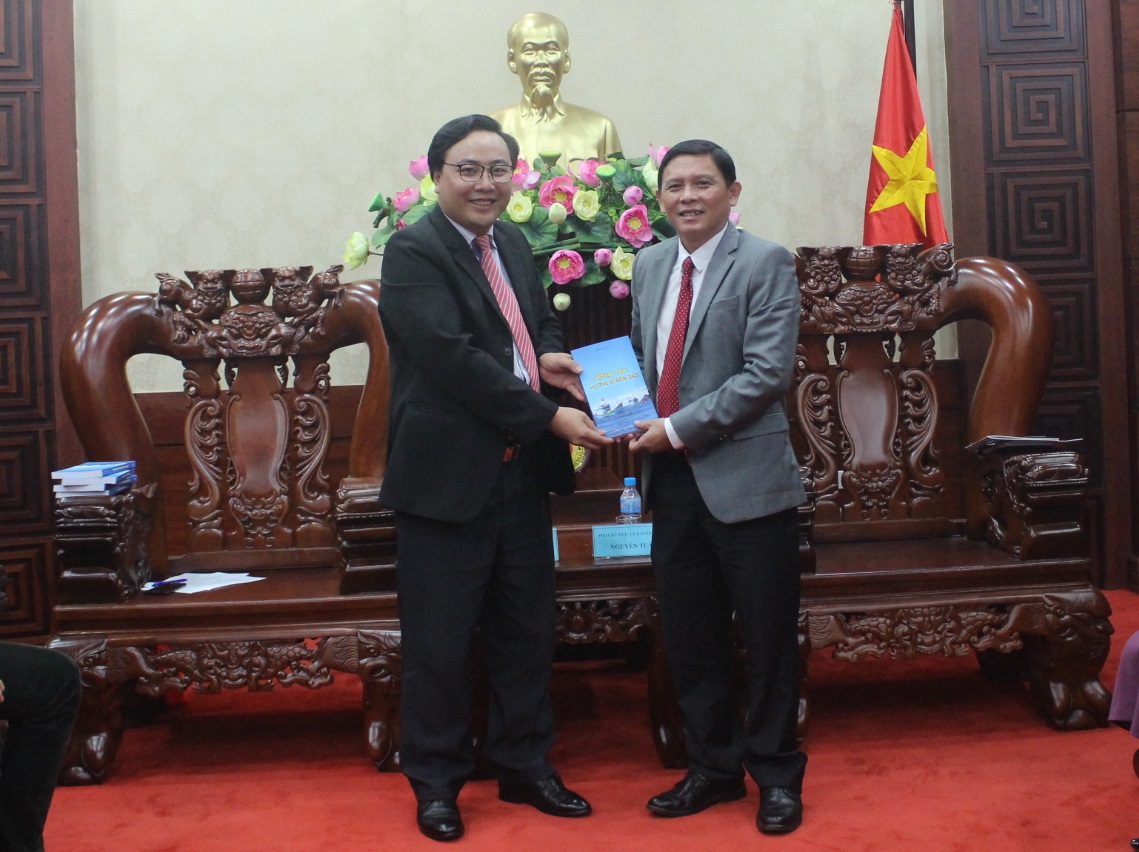 Dak Lak PPC works with Committee for Vietnam-Russia Cooperation